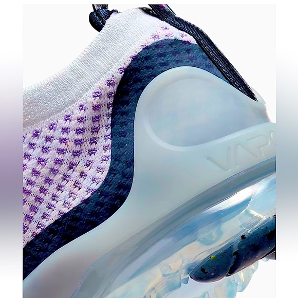 Nike Air Vapor Max FlyKnit “White Violet-Frost” - Picture 4 of 8